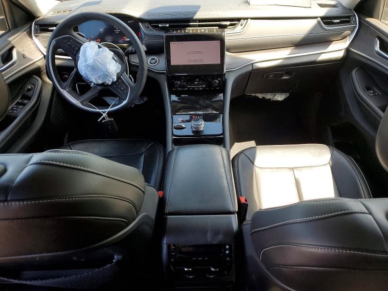 2023 JEEP GRAND CHEROKEE L LIMITED 8