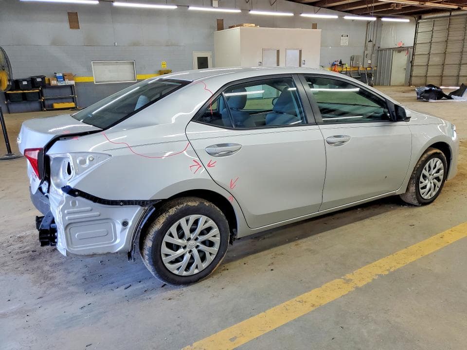 2018 TOYOTA COROLLA LE 3