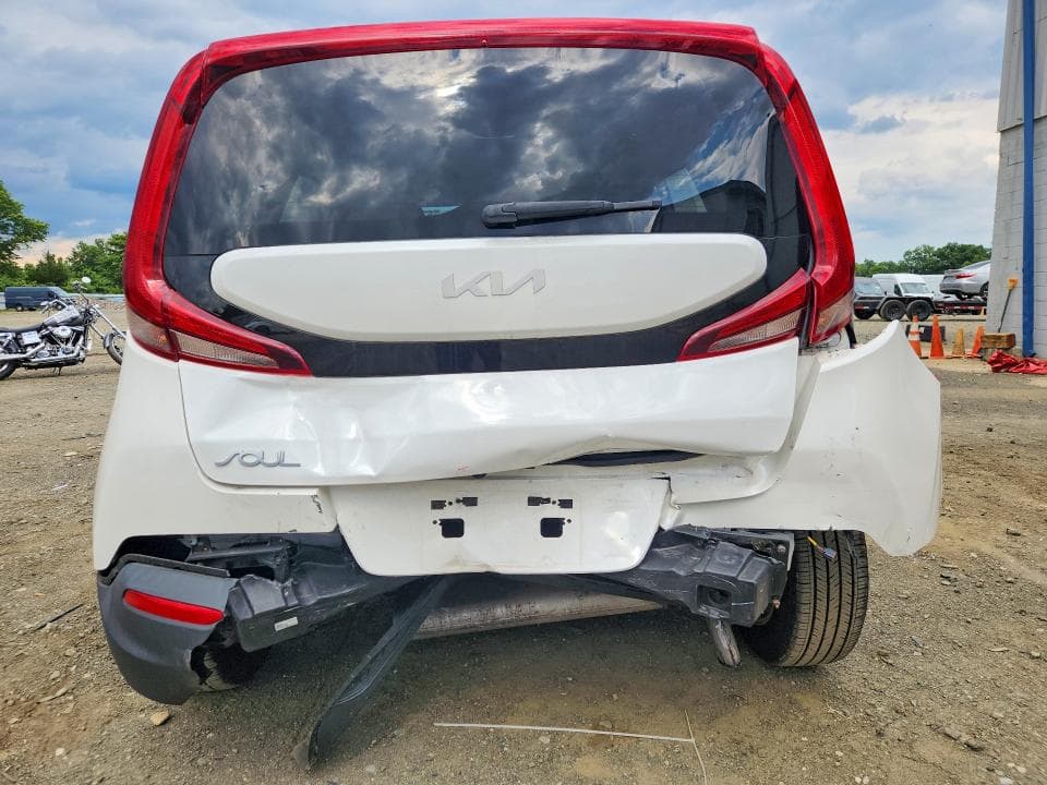 2022 KIA SOUL LX 6