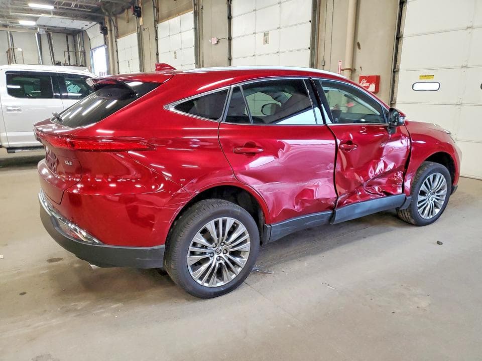 2024 TOYOTA VENZA XLE 3