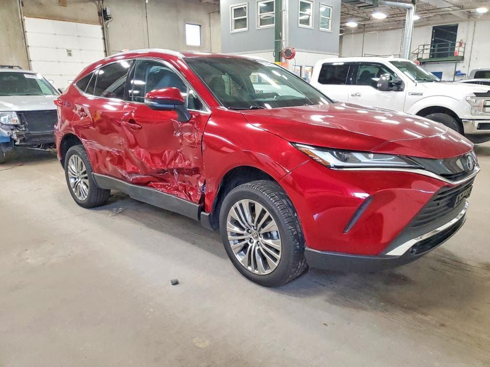 2024 TOYOTA VENZA XLE 4