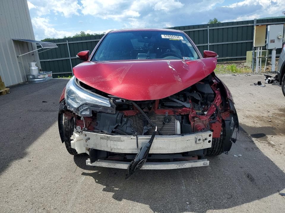 2019 TOYOTA C-HR LE 5