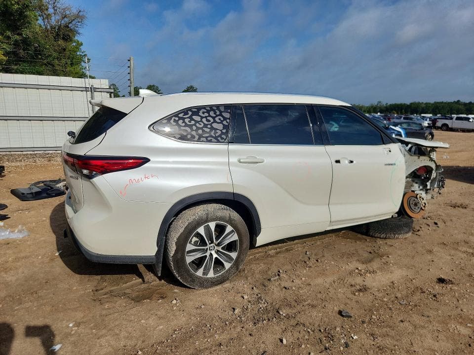 2021 TOYOTA HIGHLANDER HYBRID XLE HYBRID XLE 3