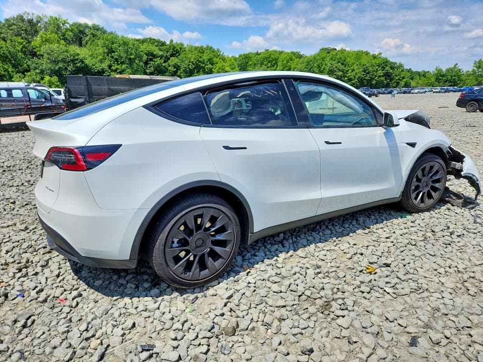 2023 TESLA MODEL Y 3