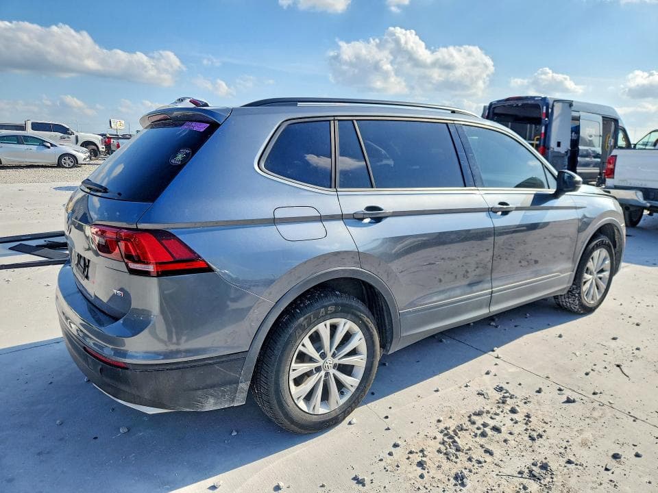 2018 VOLKSWAGEN TIGUAN S 3