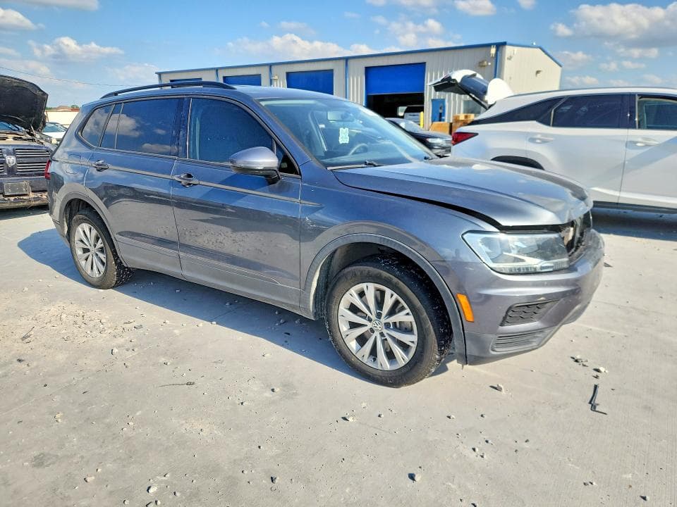2018 VOLKSWAGEN TIGUAN S 4