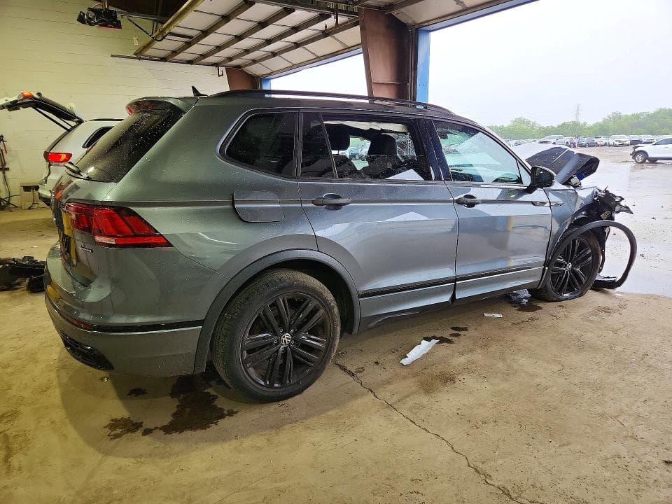 2022 VOLKSWAGEN TIGUAN SE R-LINE BLACK SE R-LINE BLACK 3