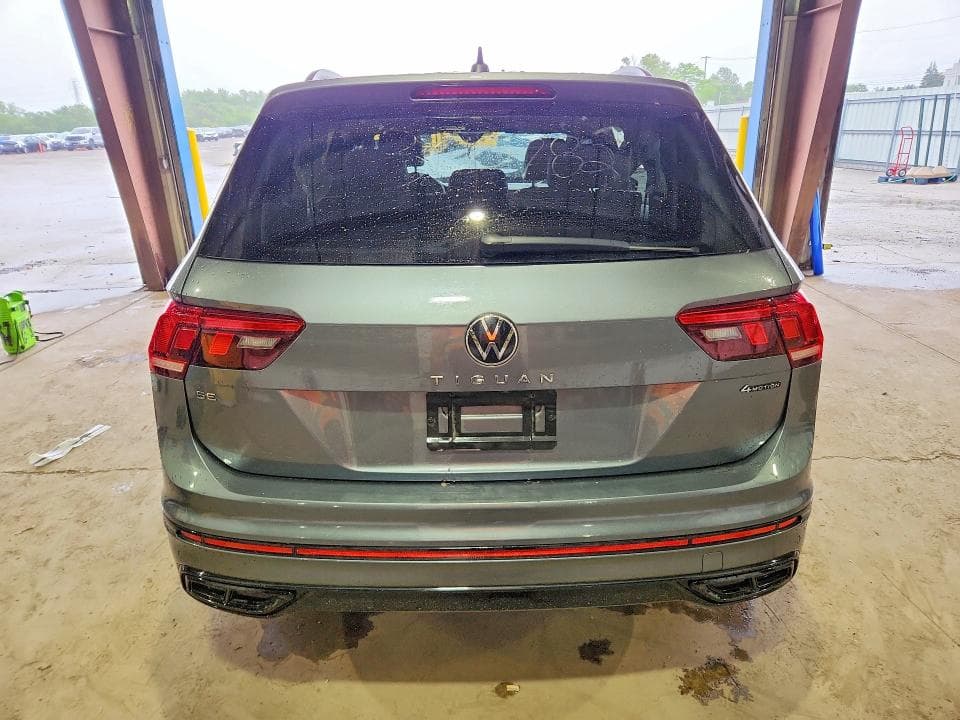2022 VOLKSWAGEN TIGUAN SE R-LINE BLACK SE R-LINE BLACK 6