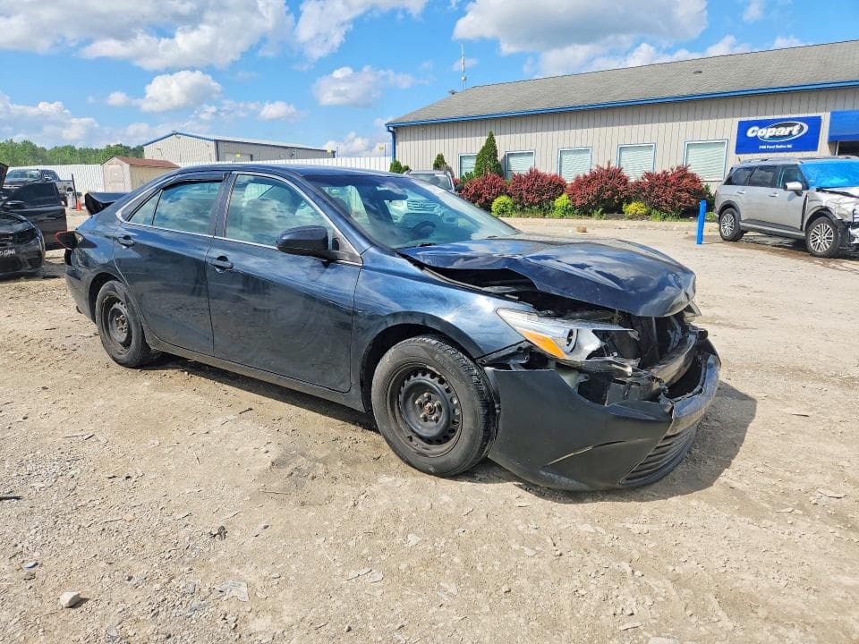 2017 TOYOTA CAMRY LE 4