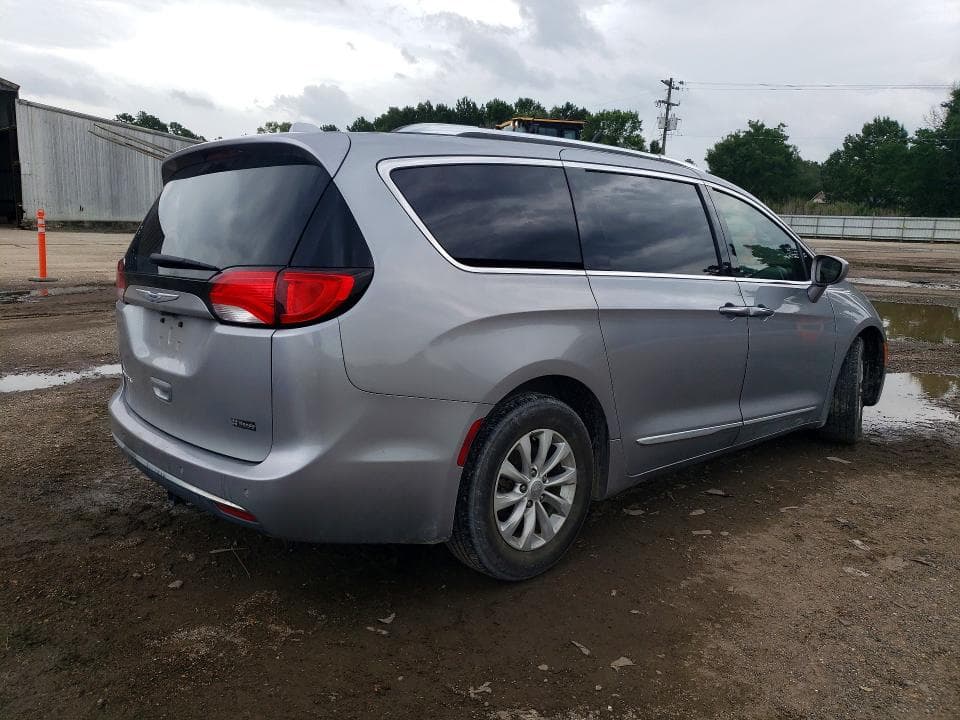 2018 CHRYSLER PACIFICA TOURING L 3