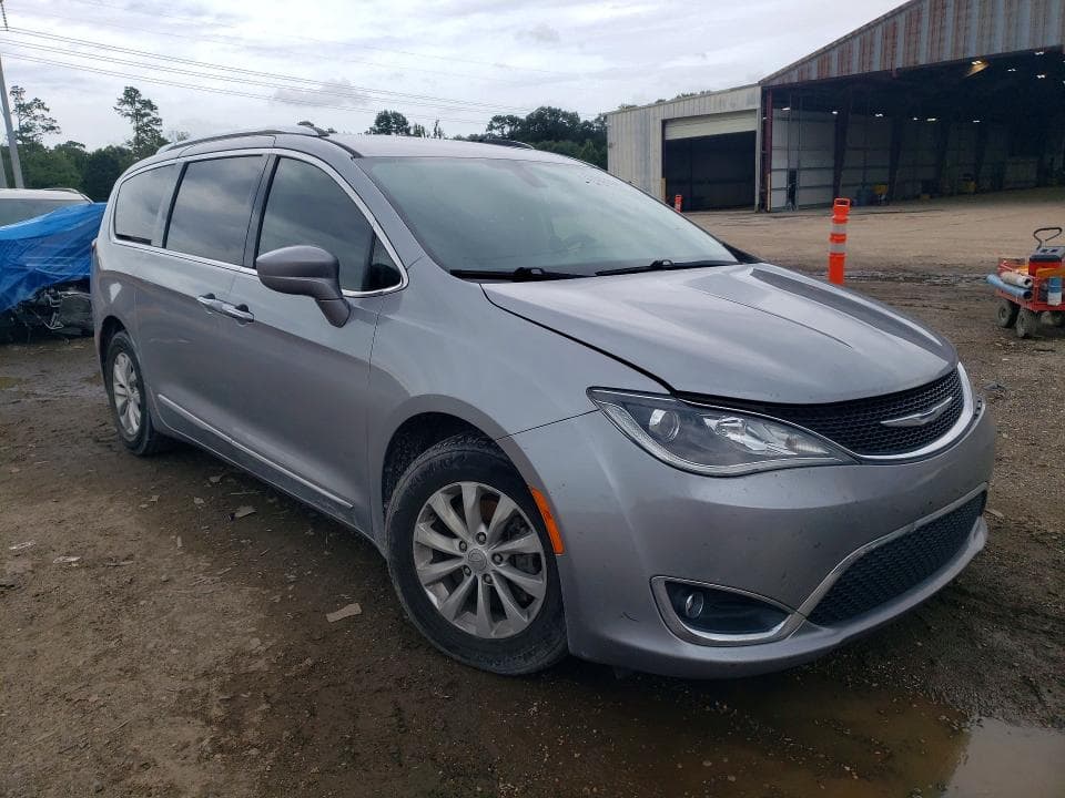 2018 CHRYSLER PACIFICA TOURING L 4
