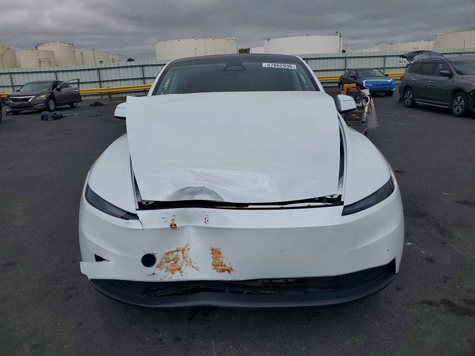2026 TESLA MODEL Y 5