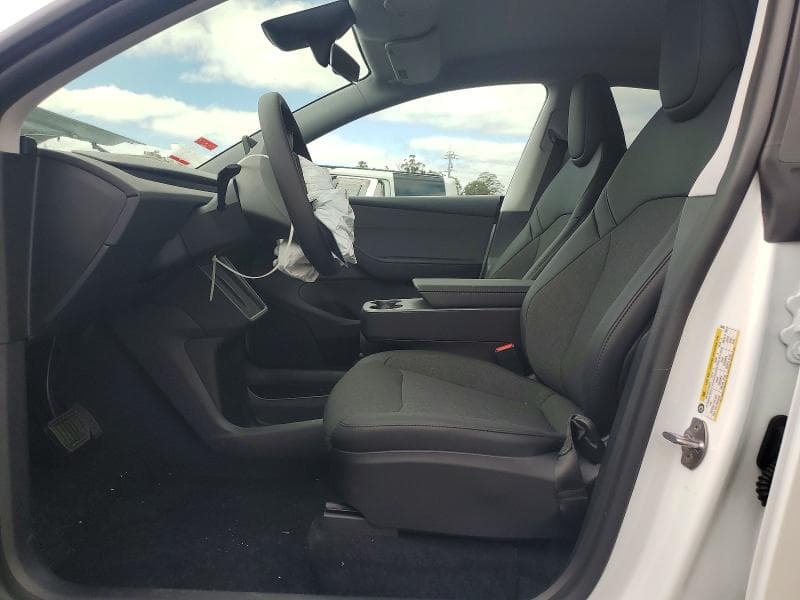 2026 TESLA MODEL Y 7