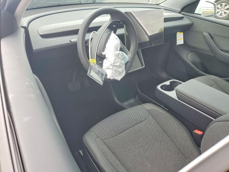 2026 TESLA MODEL Y 8