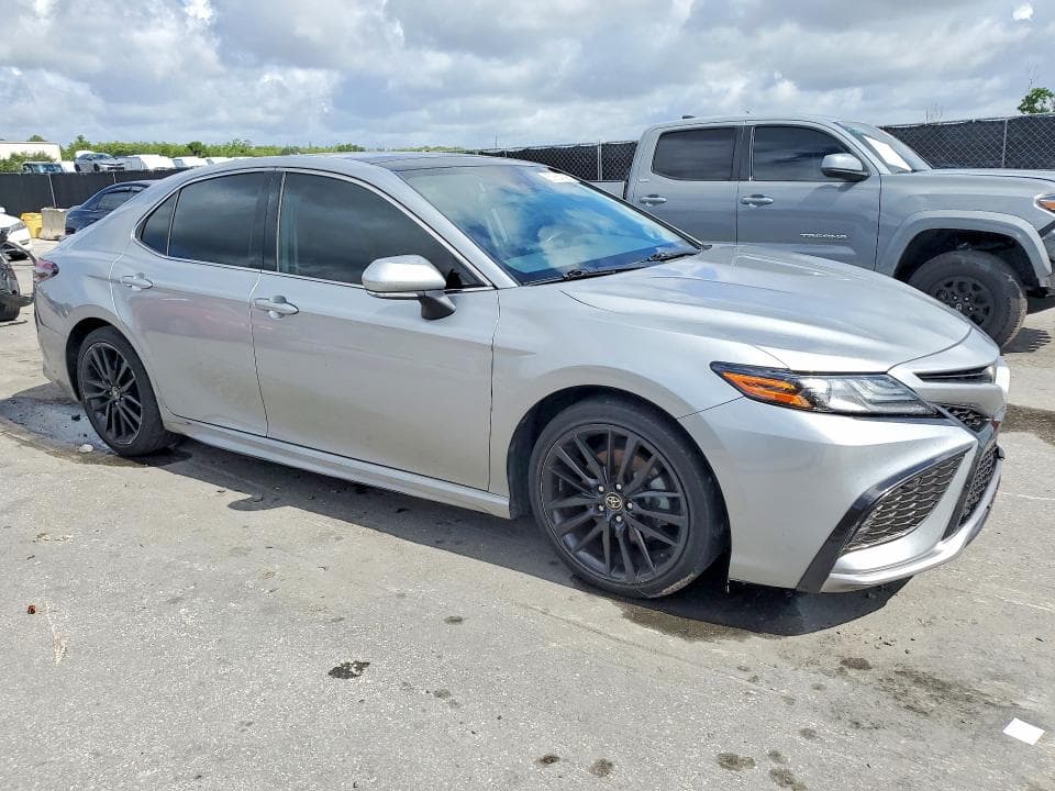2022 TOYOTA CAMRY XSE 4