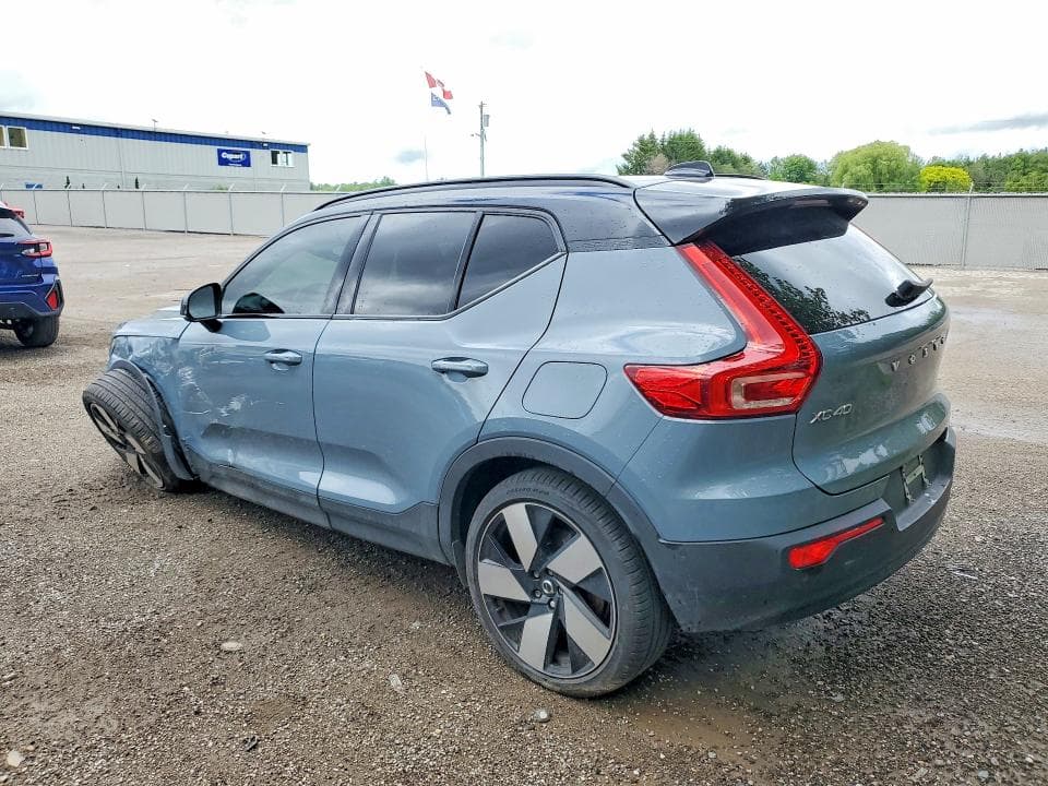 2023 VOLVO XC40 RECHARGE ULTIMATE 2