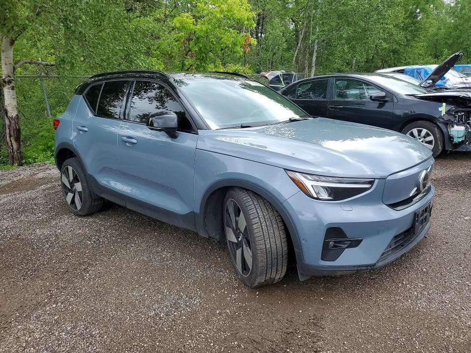 2023 VOLVO XC40 RECHARGE ULTIMATE 4