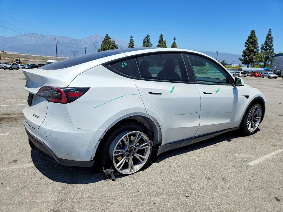 2023 TESLA MODEL Y 3
