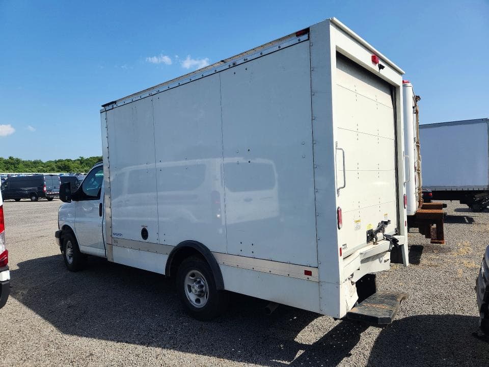 2023 CHEVROLET EXPRESS G3500 BOX TRUCK 2