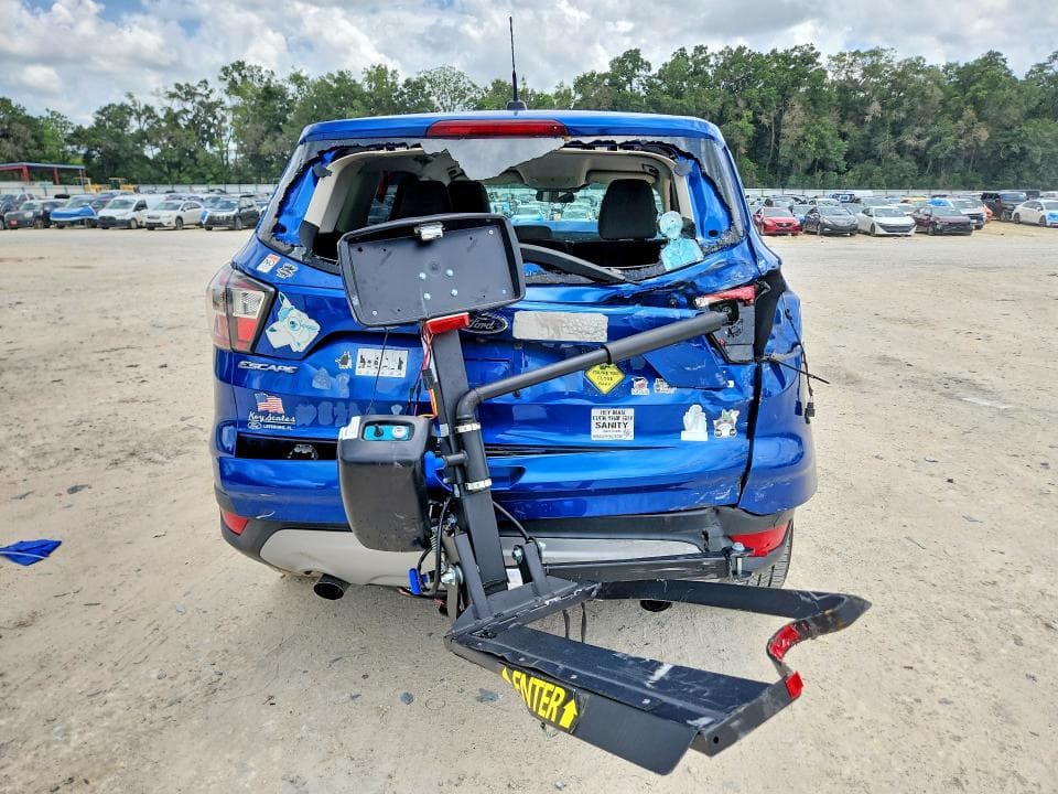 2017 FORD ESCAPE SE 6