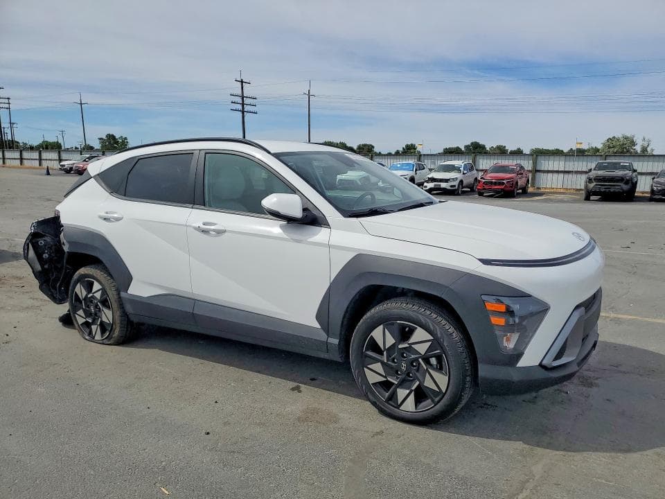 2024 HYUNDAI KONA SEL 4