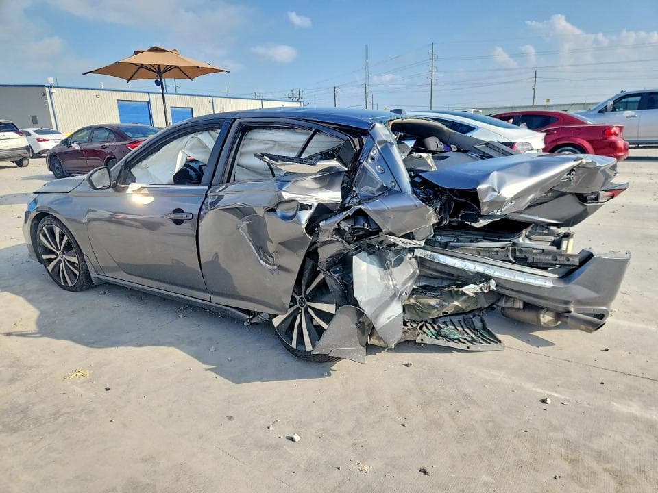 2022 NISSAN ALTIMA SR 2