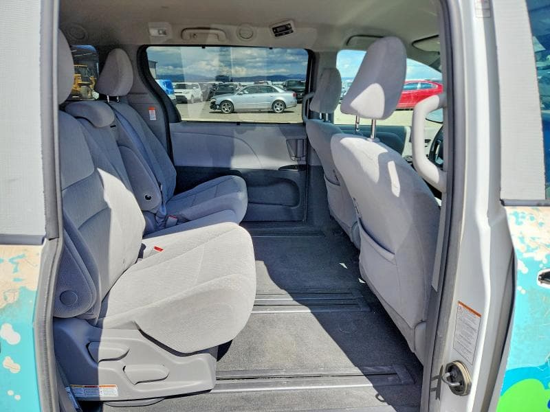 2018 TOYOTA SIENNA LE LE 11
