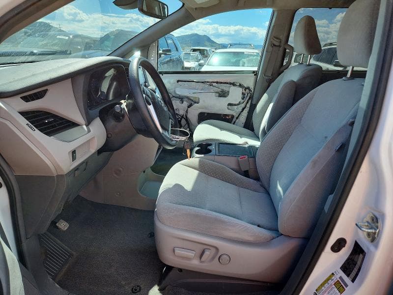 2018 TOYOTA SIENNA LE LE 7