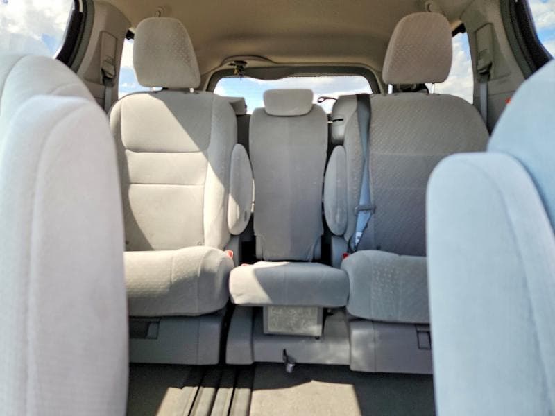 2018 TOYOTA SIENNA LE LE 10