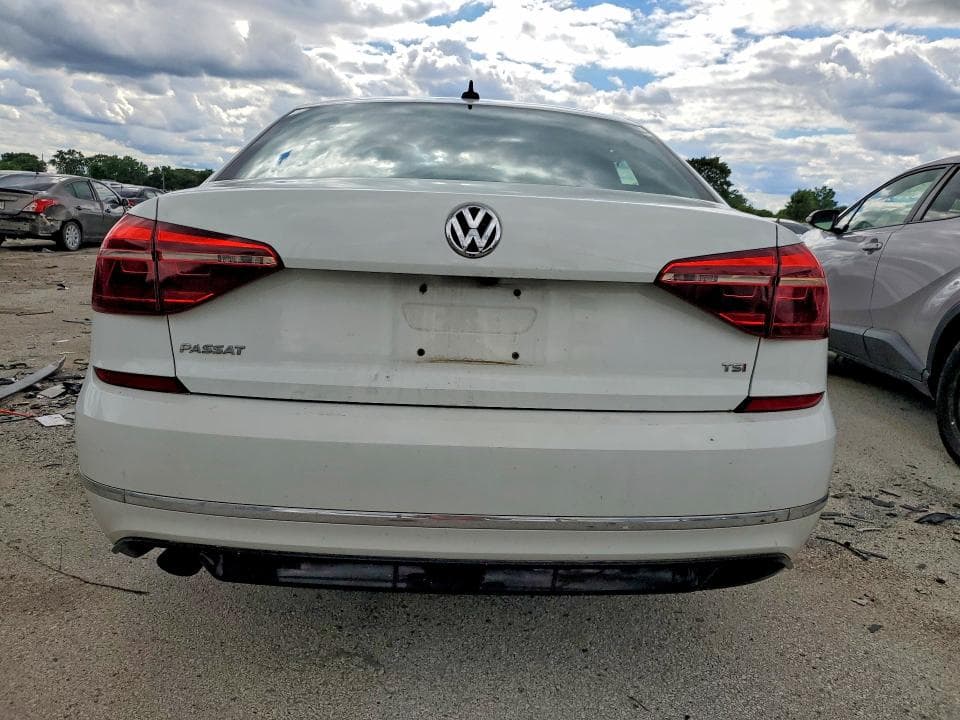 2018 VOLKSWAGEN PASSAT S S 6