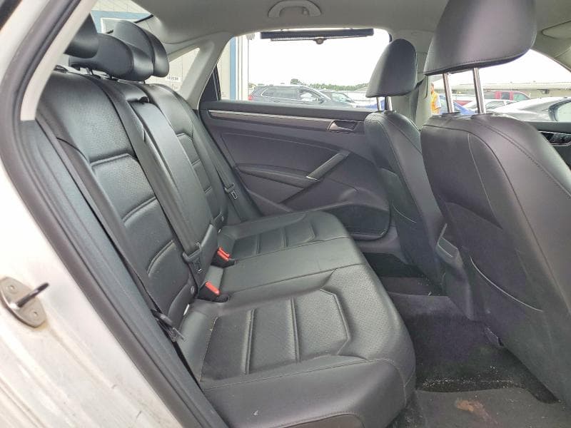 2018 VOLKSWAGEN PASSAT S S 10