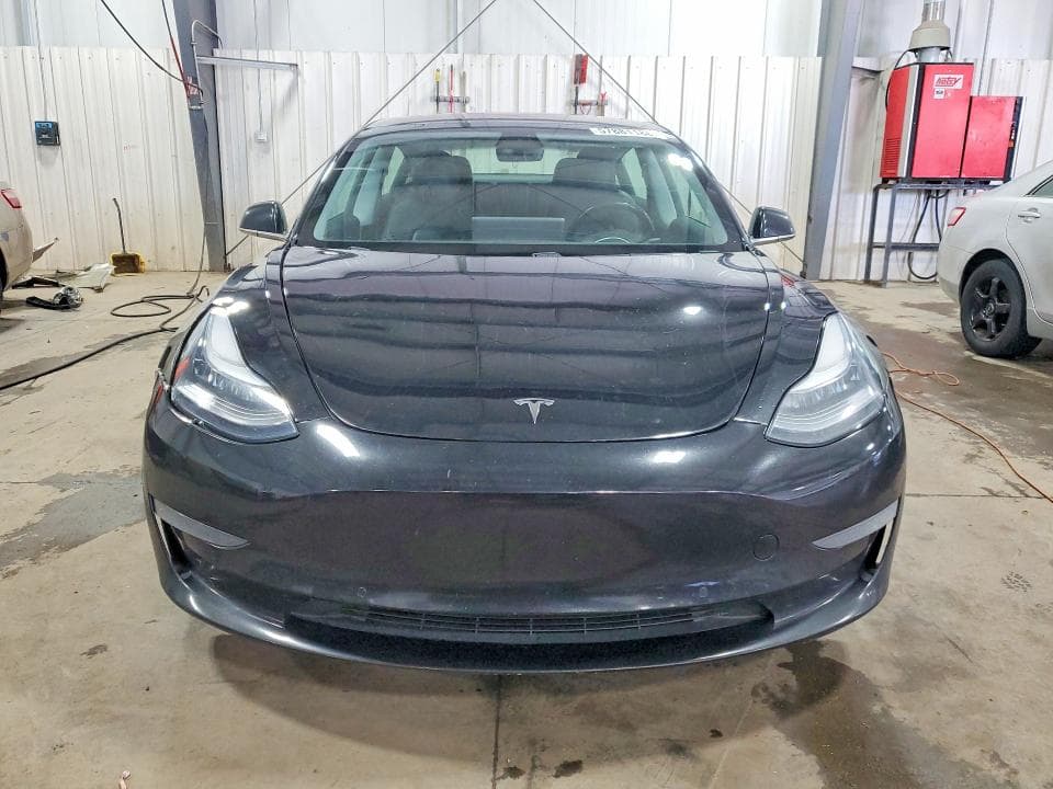 2018 TESLA MODEL 3 5