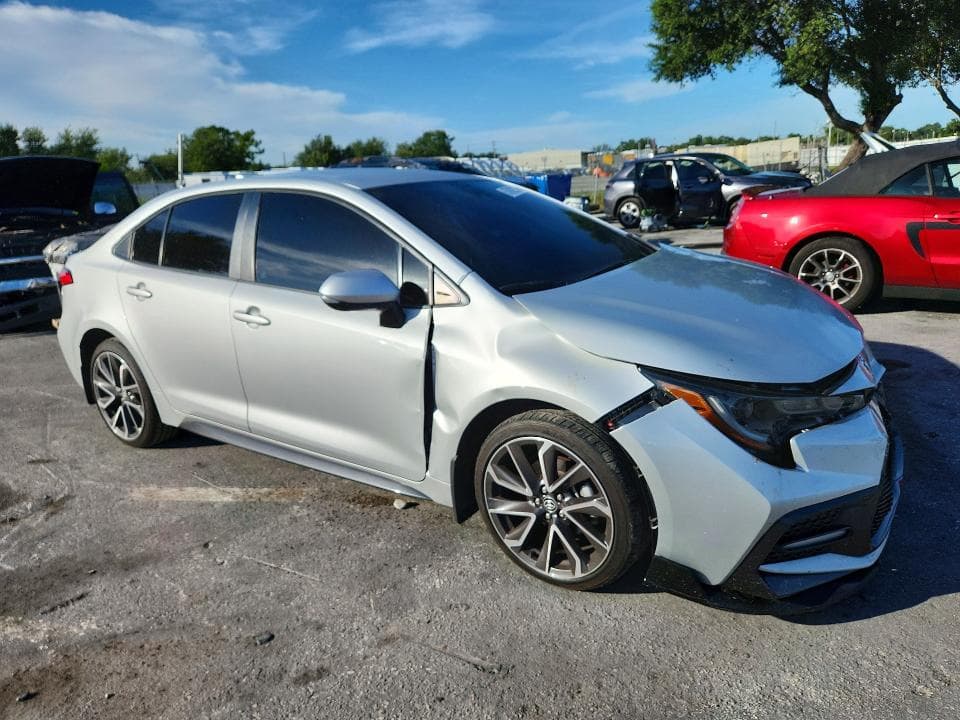 2020 TOYOTA COROLLA SE 4