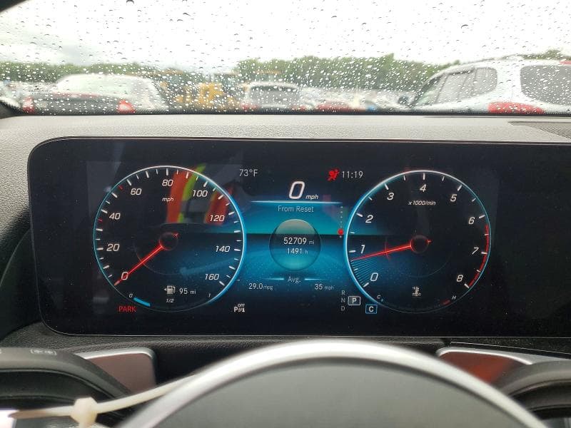 2022 MERCEDES-BENZ GLB 250 4MATIC 9