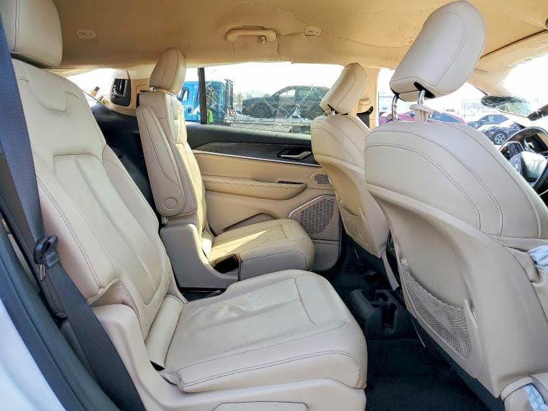 2021 JEEP GRAND CHEROKEE L LIMITED 11