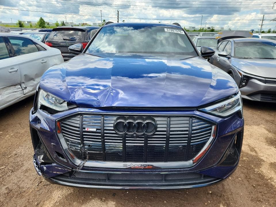 2022 AUDI E-TRON CHRONOS 5