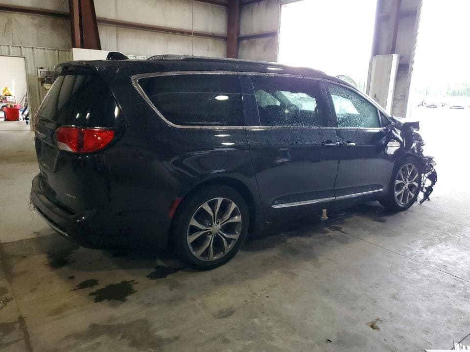 2017 CHRYSLER PACIFICA LIMITED 3