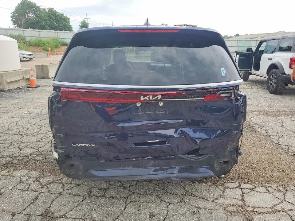 2023 KIA CARNIVAL LX LX 6