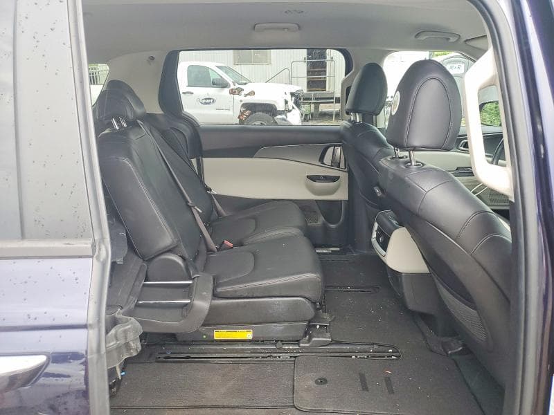 2023 KIA CARNIVAL LX LX 10