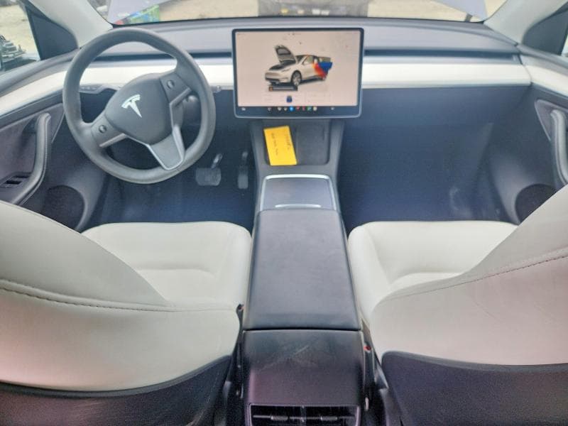 2022 TESLA MODEL Y 8