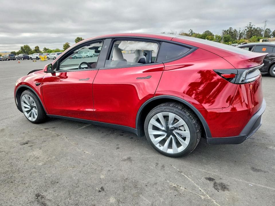 2026 TESLA MODEL Y 2