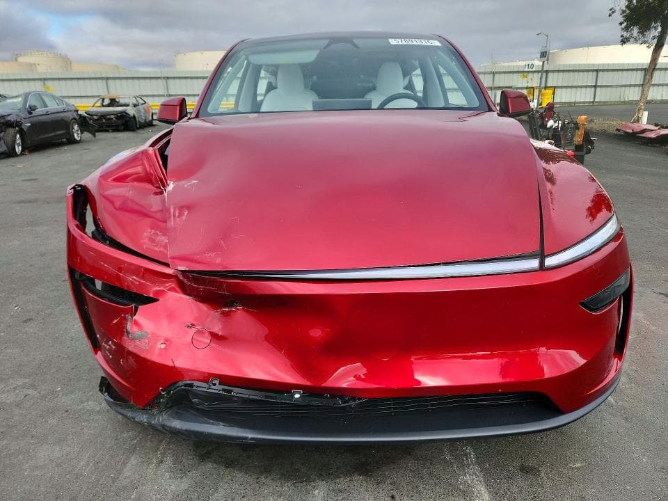 2026 TESLA MODEL Y 5