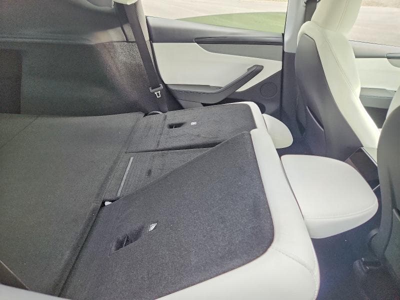 2026 TESLA MODEL Y 10