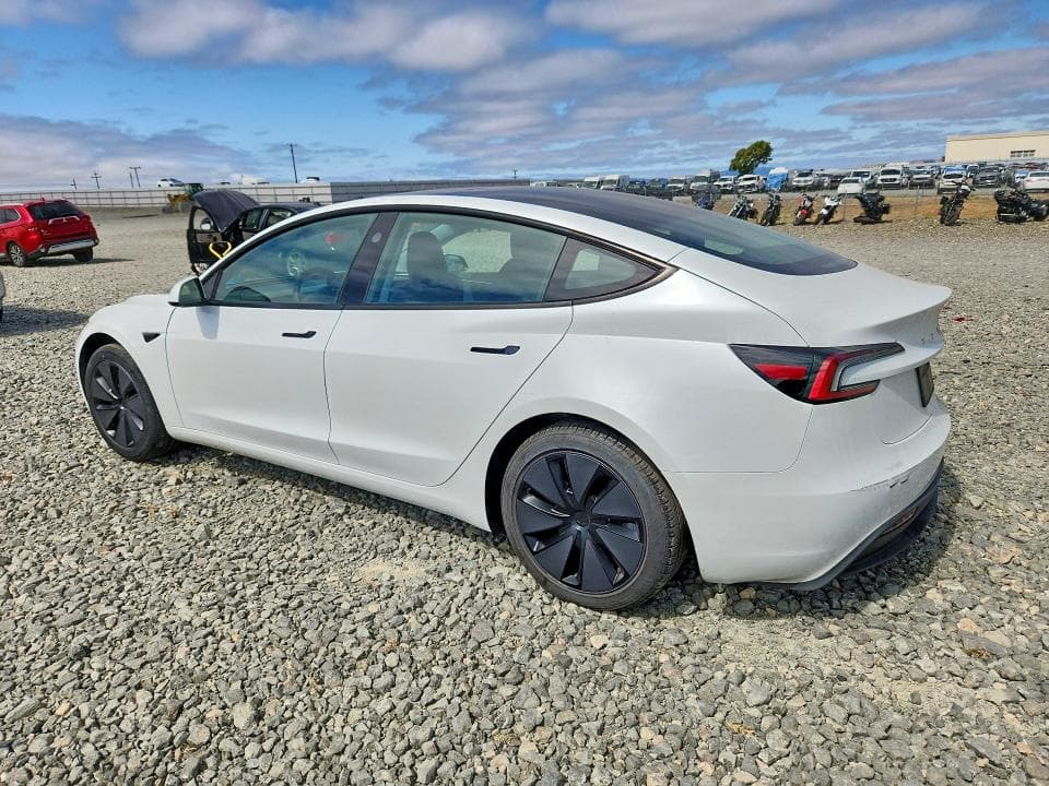 2025 TESLA MODEL 3 2