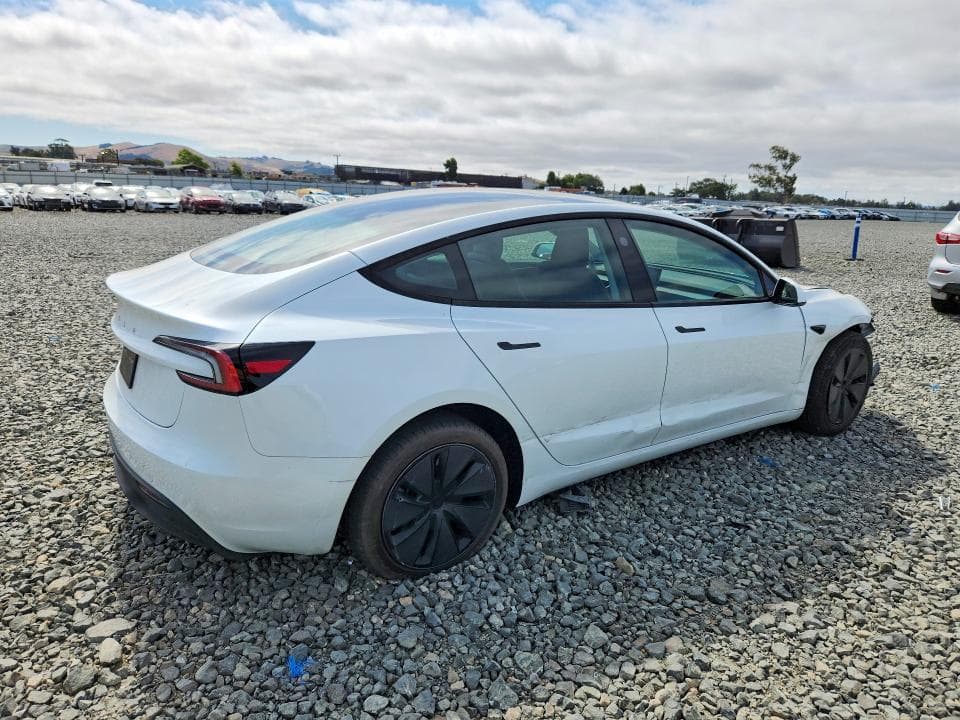 2025 TESLA MODEL 3 3