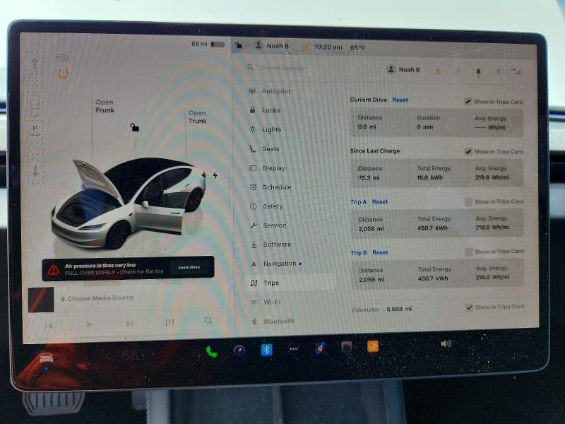 2025 TESLA MODEL 3 9