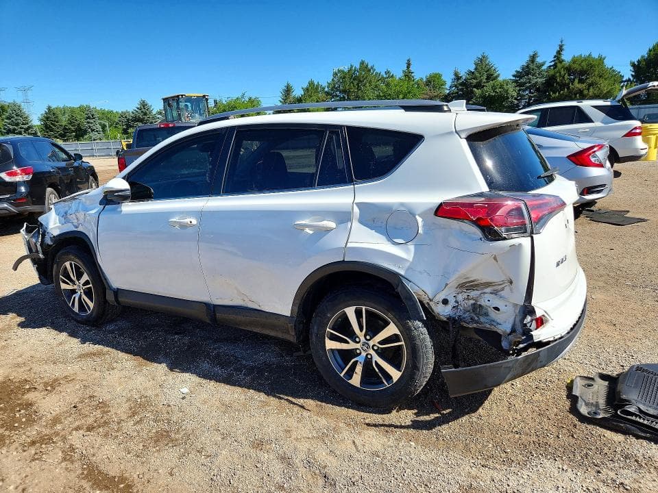 2018 TOYOTA RAV4 XLE 2