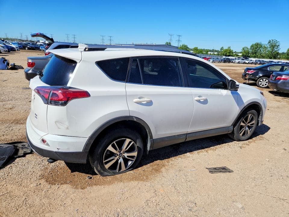 2018 TOYOTA RAV4 XLE 3