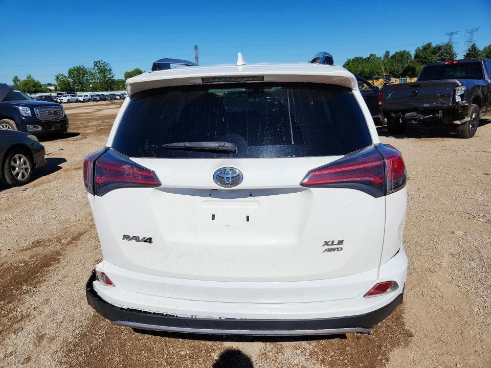 2018 TOYOTA RAV4 XLE 6