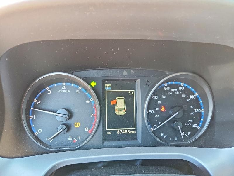 2018 TOYOTA RAV4 XLE 9